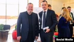 The governor of the Dnipropetrovsk region, Valentyn Reznichenko (left), and Yuriy Holyk, a former informal adviser to the head of Ukravtodor, which oversees the upkeep of Ukraine’s highways.
