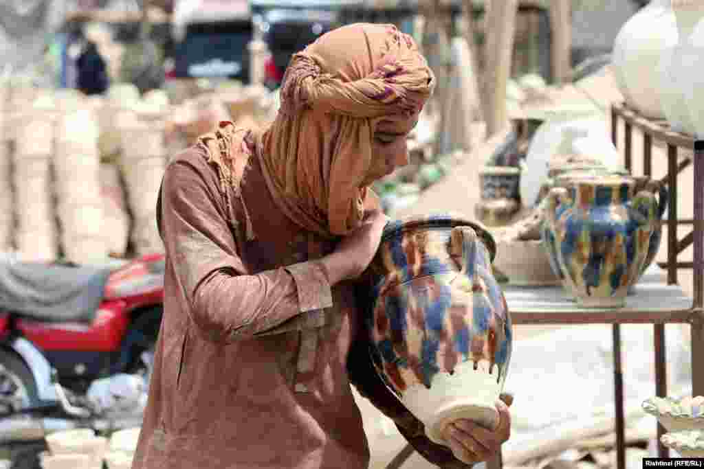 Afghanistan&#39;s potters hope their country&#39;s rich cultural legacy will continue to be passed on from one generation to the next.
