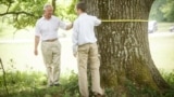 In June 2015, then-Prince Charles measured the first tree registered on the arboriremarcabili.ro platform in Covasna county.