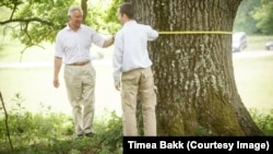 In June 2015, then-Prince Charles measured the first tree registered on the arboriremarcabili.ro platform in Covasna county.