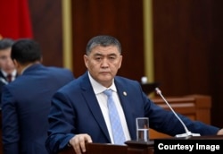 The head of the Kyrgyz State Committee for National Security, Kamchybek Tashiev (file photo)
