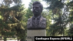 A bust of Gotse Delchev in the Bulgarian capital, Sofia. (file photo)