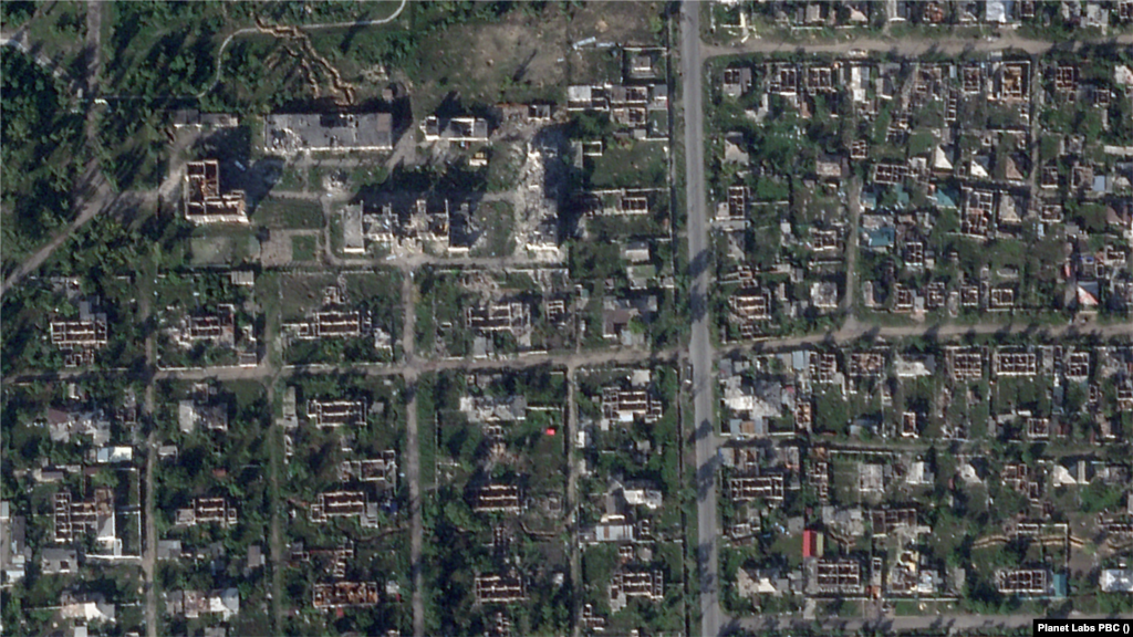 Rubizhne, a town in the Luhansk region, was captured by Russian forces in May 2022 and is still under their control. These satellite images were taken in October 2020 and September 2022.